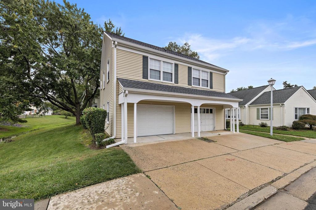 420 NEWPORT WAY #420A, MONROE TWP, NJ 08831 — exterior