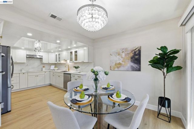 1354 Dale Ave 9, Mountain View, CA 94040