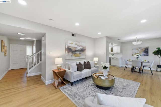 1354 Dale Ave 9, Mountain View, CA 94040