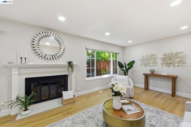 1354 Dale Ave 9, Mountain View, CA 94040