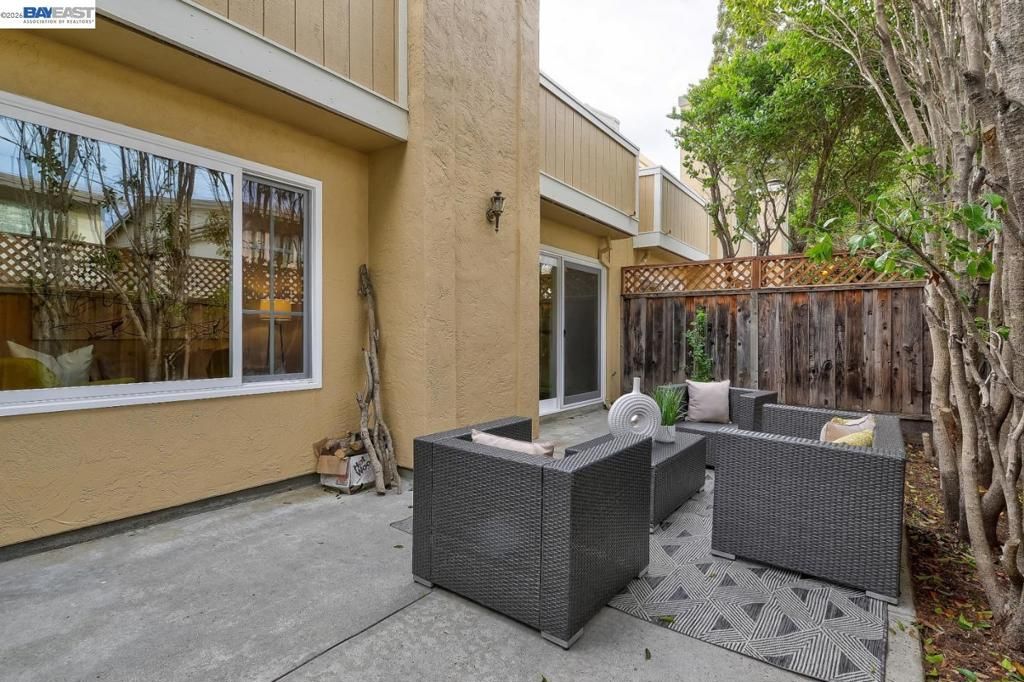 Image 2 of property listing at 1354 Dale Ave 9, Mountain View, CA 94040