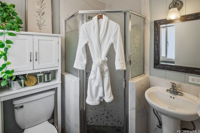 3376 Ala Laulani Street, Honolulu, HI 96818