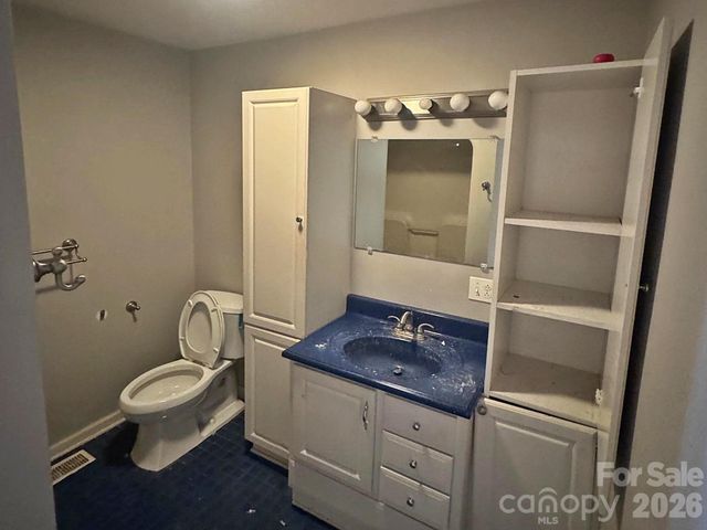 904 Belmont Mount Holly Road, Belmont, NC 28012