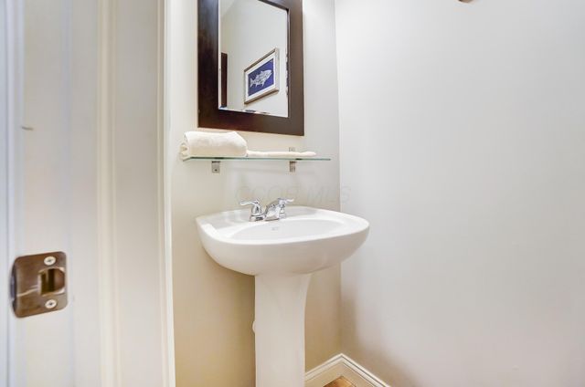 1373 Pinnacle Club Drive, Grove City, OH 43123