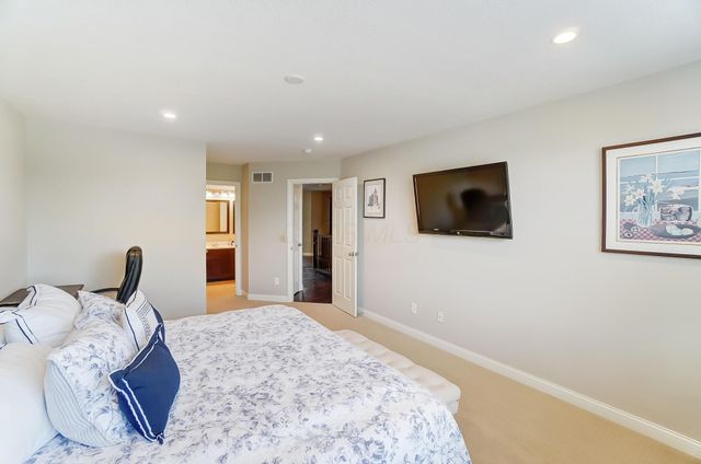 1373 Pinnacle Club Drive, Grove City, OH 43123