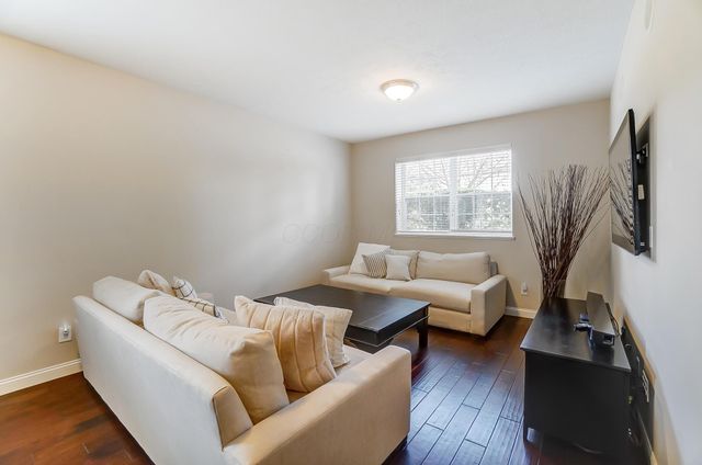 1373 Pinnacle Club Drive, Grove City, OH 43123