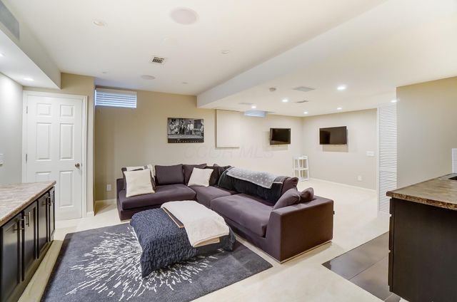 1373 Pinnacle Club Drive, Grove City, OH 43123
