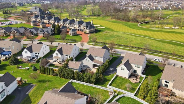 1373 Pinnacle Club Drive, Grove City, OH 43123