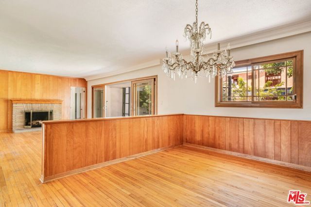 1015 San Vicente Boulevard, Santa Monica, CA 90402