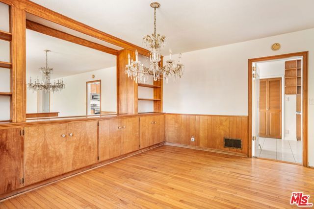 1015 San Vicente Boulevard, Santa Monica, CA 90402