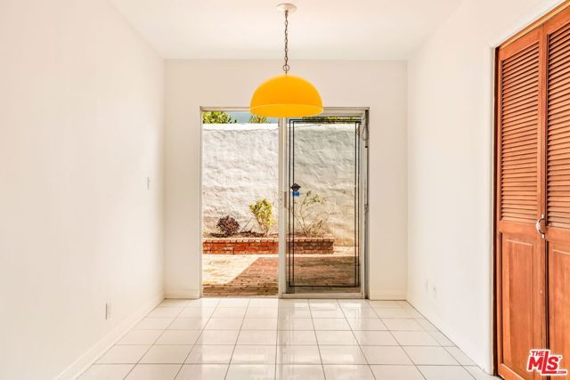 1015 San Vicente Boulevard, Santa Monica, CA 90402