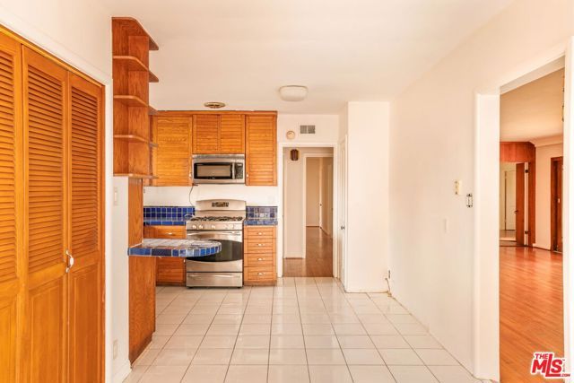 1015 San Vicente Boulevard, Santa Monica, CA 90402