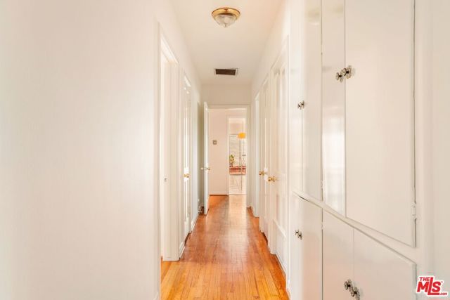 1015 San Vicente Boulevard, Santa Monica, CA 90402