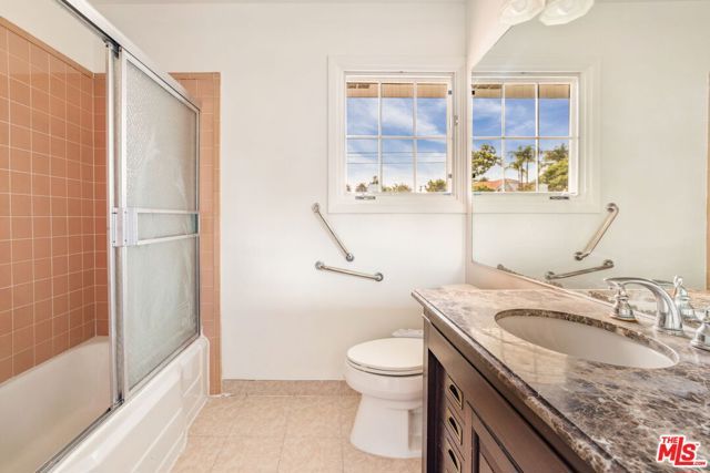 1015 San Vicente Boulevard, Santa Monica, CA 90402