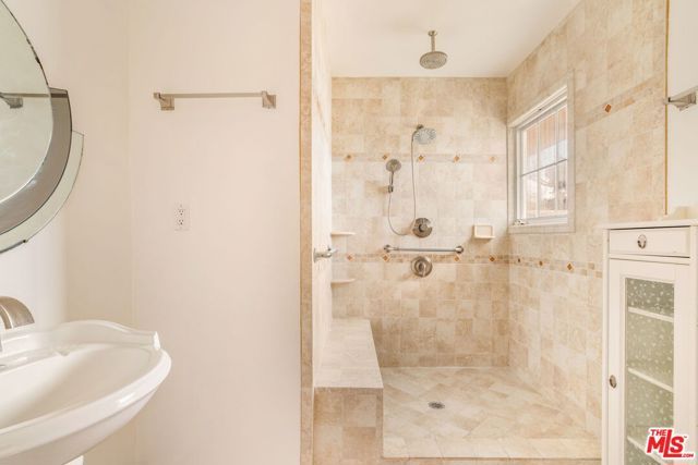 1015 San Vicente Boulevard, Santa Monica, CA 90402