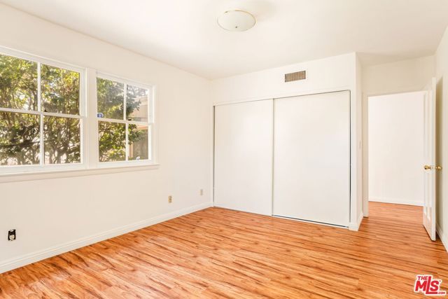 1015 San Vicente Boulevard, Santa Monica, CA 90402