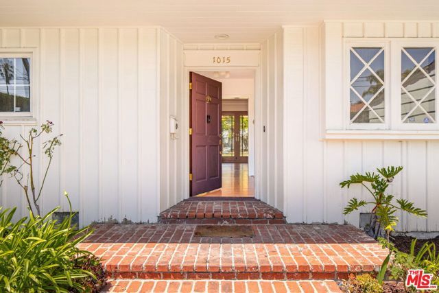 1015 San Vicente Boulevard, Santa Monica, CA 90402
