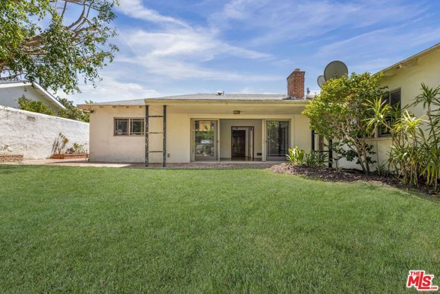 1015 San Vicente Boulevard, Santa Monica, CA 90402