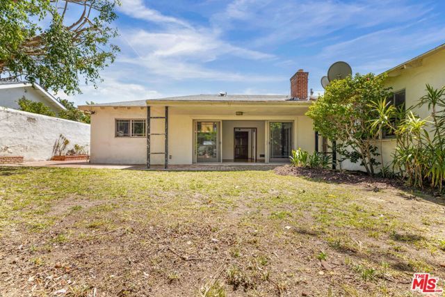 1015 San Vicente Boulevard, Santa Monica, CA 90402