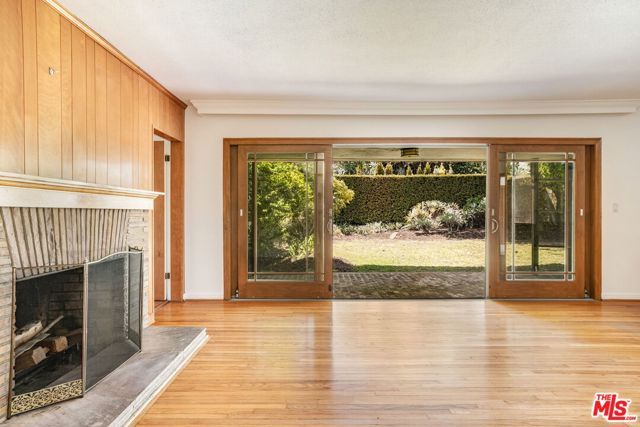 1015 San Vicente Boulevard, Santa Monica, CA 90402