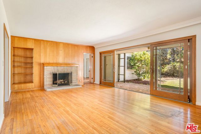 1015 San Vicente Boulevard, Santa Monica, CA 90402