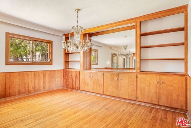 1015 San Vicente Boulevard, Santa Monica, CA 90402