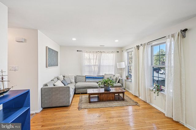 32 MILL STREAM RD, Pine Hill, NJ 08021