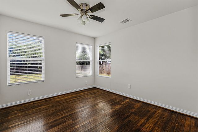 624 E Ellen Avenue, Hurst, TX 76053