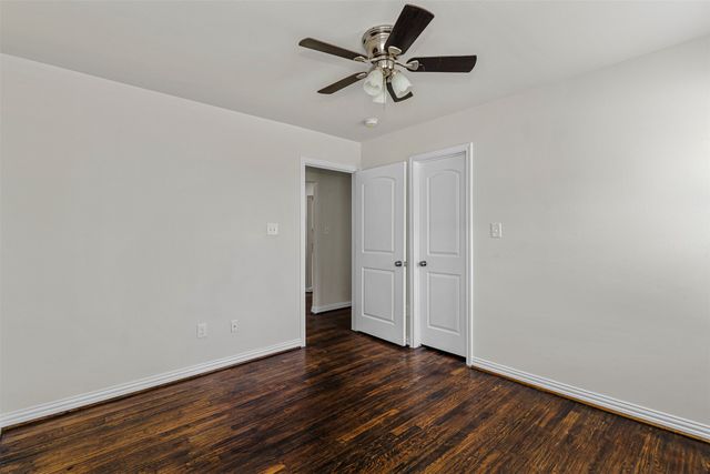 624 E Ellen Avenue, Hurst, TX 76053