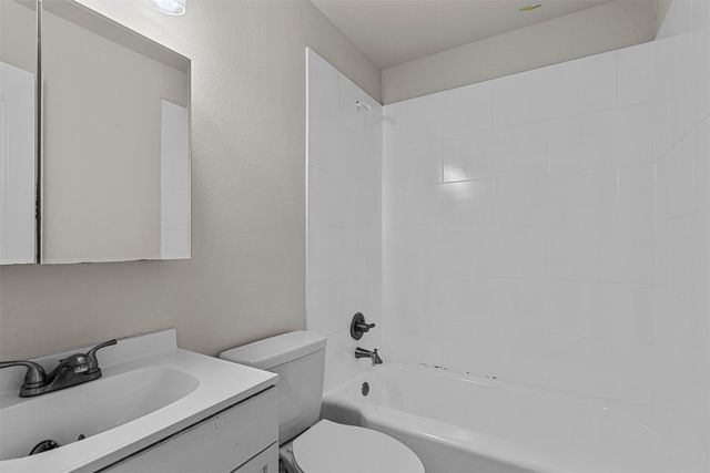 624 E Ellen Avenue, Hurst, TX 76053