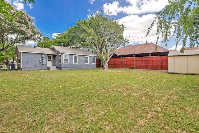 624 E Ellen Avenue, Hurst, TX 76053