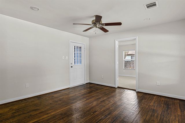 624 E Ellen Avenue, Hurst, TX 76053