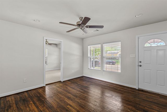 624 E Ellen Avenue, Hurst, TX 76053