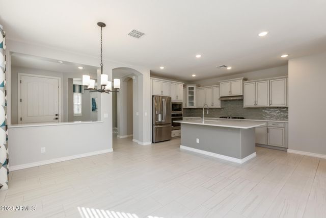 15292 W LINDEN Street, Goodyear, AZ 85338