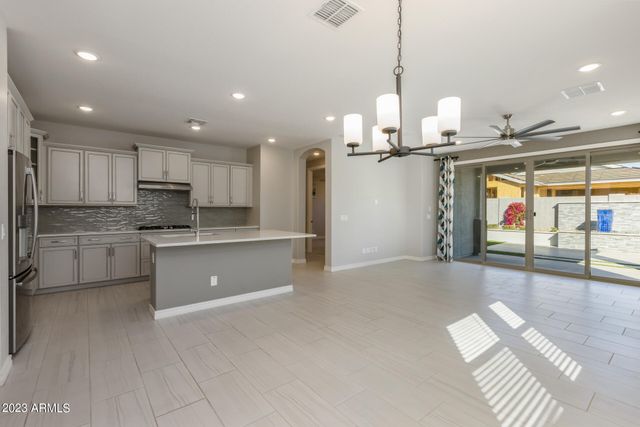 15292 W LINDEN Street, Goodyear, AZ 85338