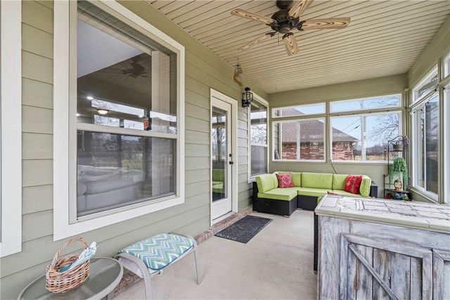 1661 S Coopers Cove Street, Fayetteville, AR 72701