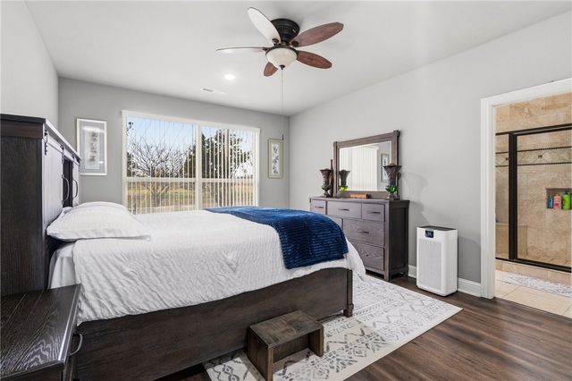 1661 S Coopers Cove Street, Fayetteville, AR 72701