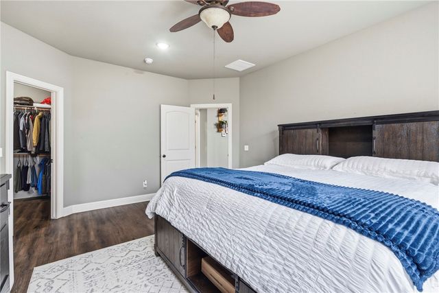 1661 S Coopers Cove Street, Fayetteville, AR 72701