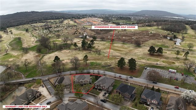 1661 S Coopers Cove Street, Fayetteville, AR 72701