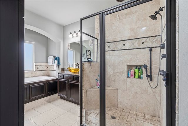 1661 S Coopers Cove Street, Fayetteville, AR 72701