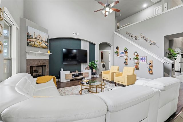 1661 S Coopers Cove Street, Fayetteville, AR 72701