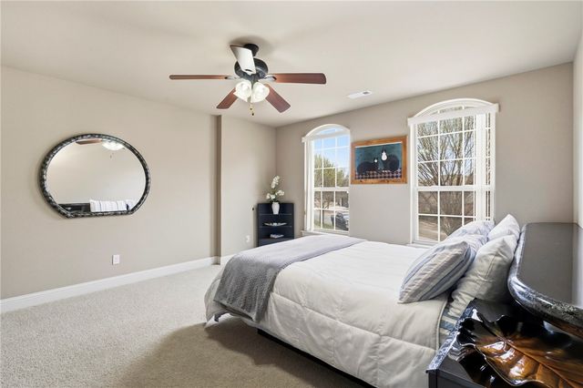 1661 S Coopers Cove Street, Fayetteville, AR 72701