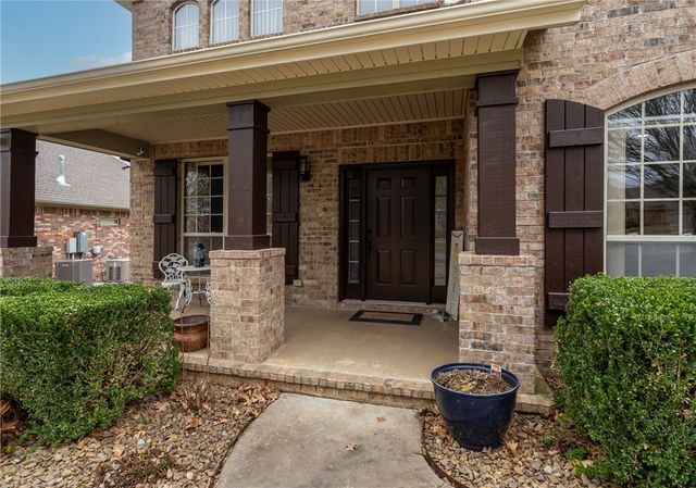 1661 S Coopers Cove Street, Fayetteville, AR 72701