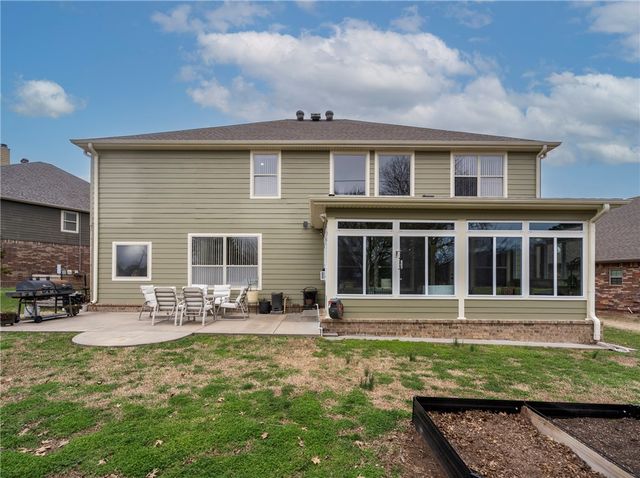 1661 S Coopers Cove Street, Fayetteville, AR 72701