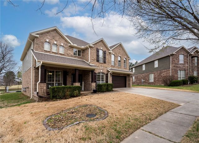 1661 S Coopers Cove Street, Fayetteville, AR 72701