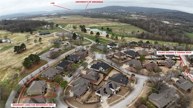 1661 S Coopers Cove Street, Fayetteville, AR 72701