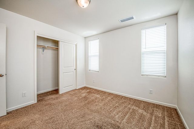 6290 E Creek View Lane, Fresno, CA 93727