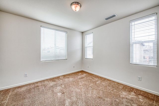 6290 E Creek View Lane, Fresno, CA 93727