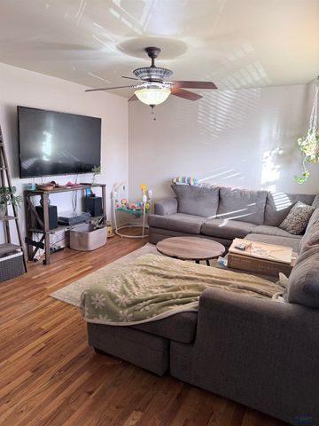 2903 GRANDVIEW DR, Rapid City, SD 57701