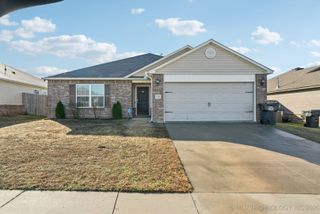 5752 E 147th Street S, Bixby, OK 74008
